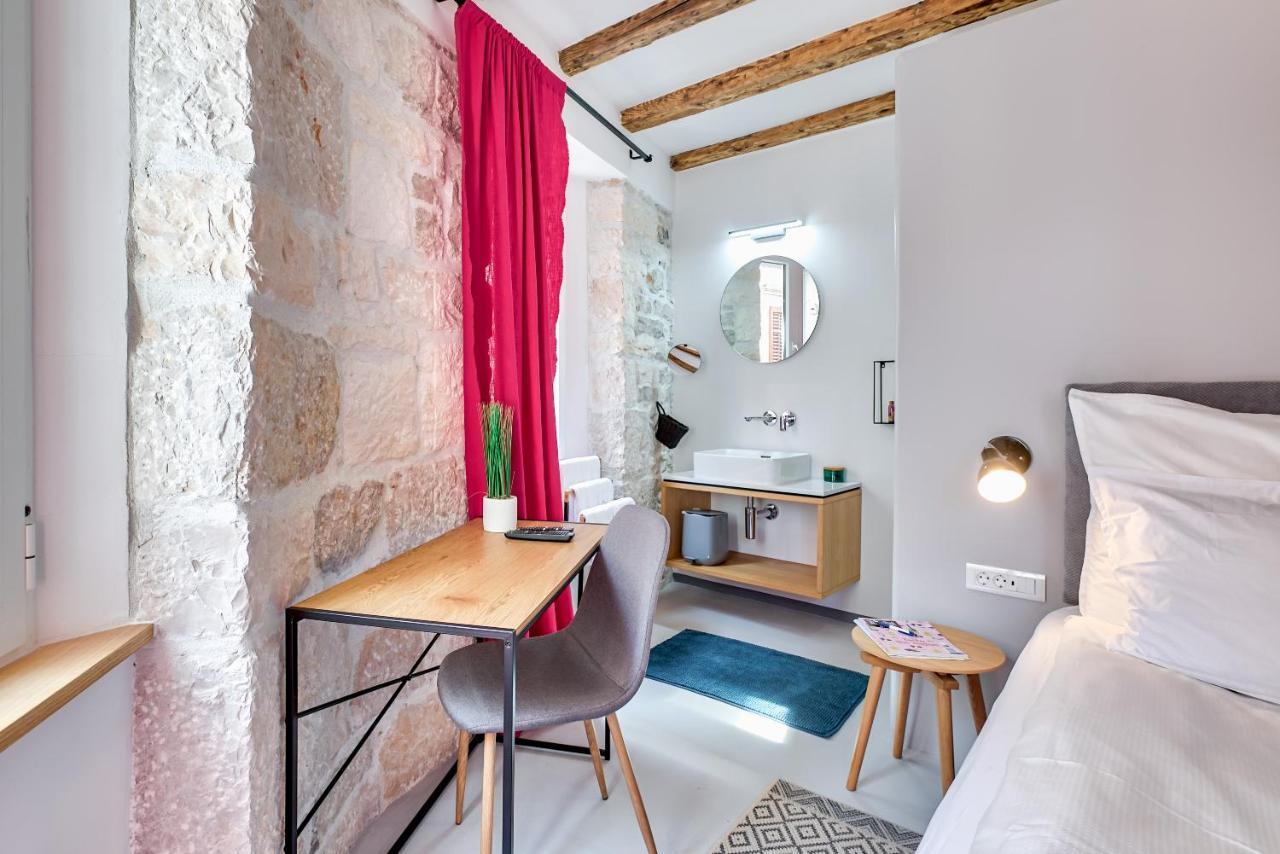 Nars Bed & Breakfast โรวีน ภายนอก รูปภาพ