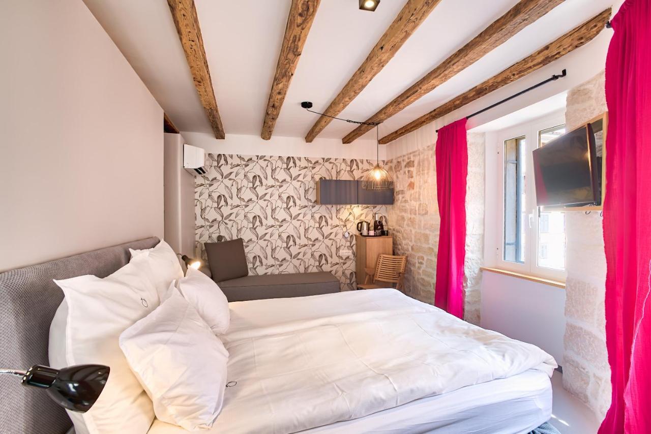 Nars Bed & Breakfast โรวีน ภายนอก รูปภาพ